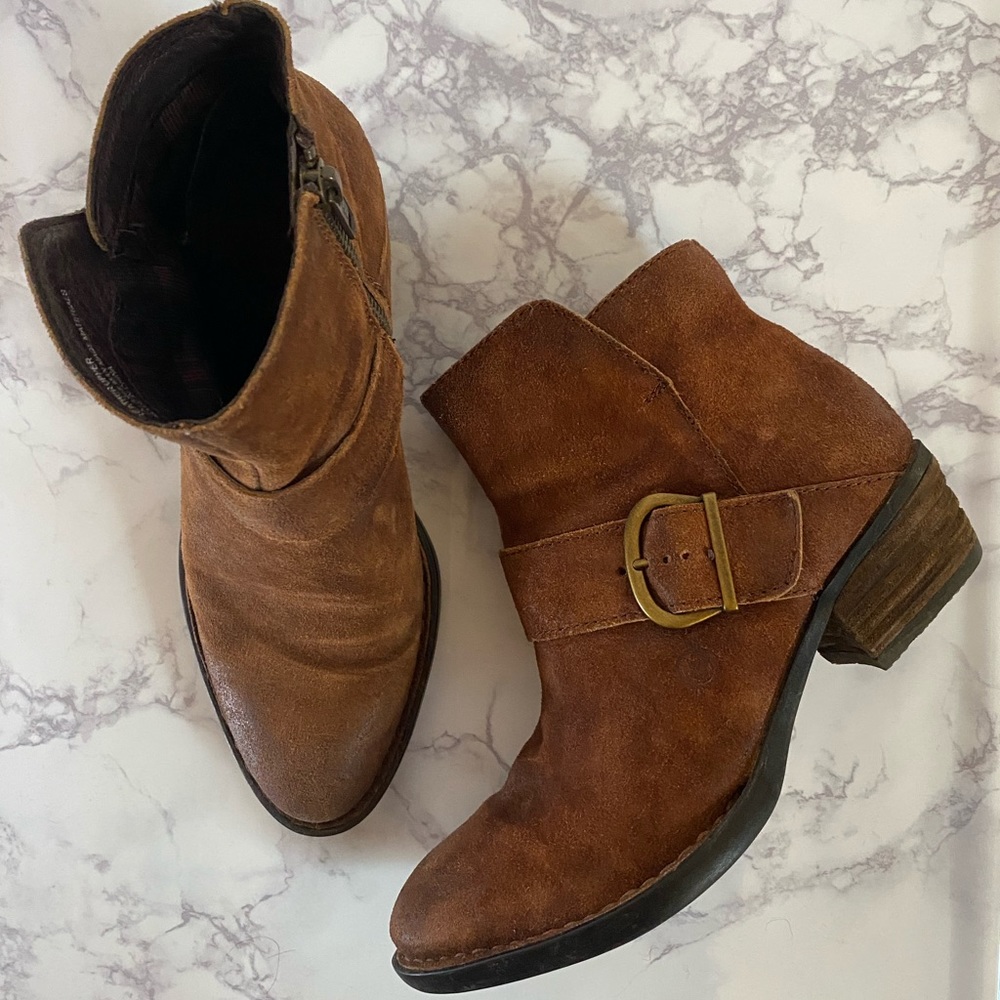 Born rust brown suede leather booties
